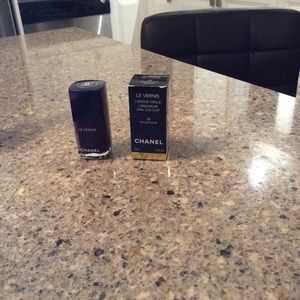 Chanel 18 Rouge Noir